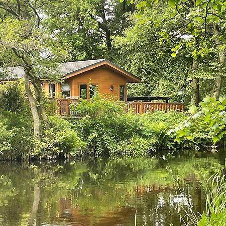 Riverbank Lodge Dollar Exteriör bild